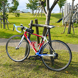 SHIMANO 105 (ST-5800) / ULTEGRA (ST-6800) のデュアルコントロールレバーを鮮やかに彩るシリコンカバー