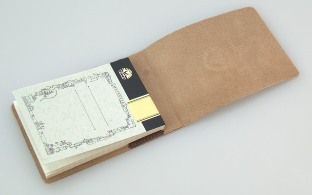 �^�����E�V���v����A7�m�[�g�𑕒��������